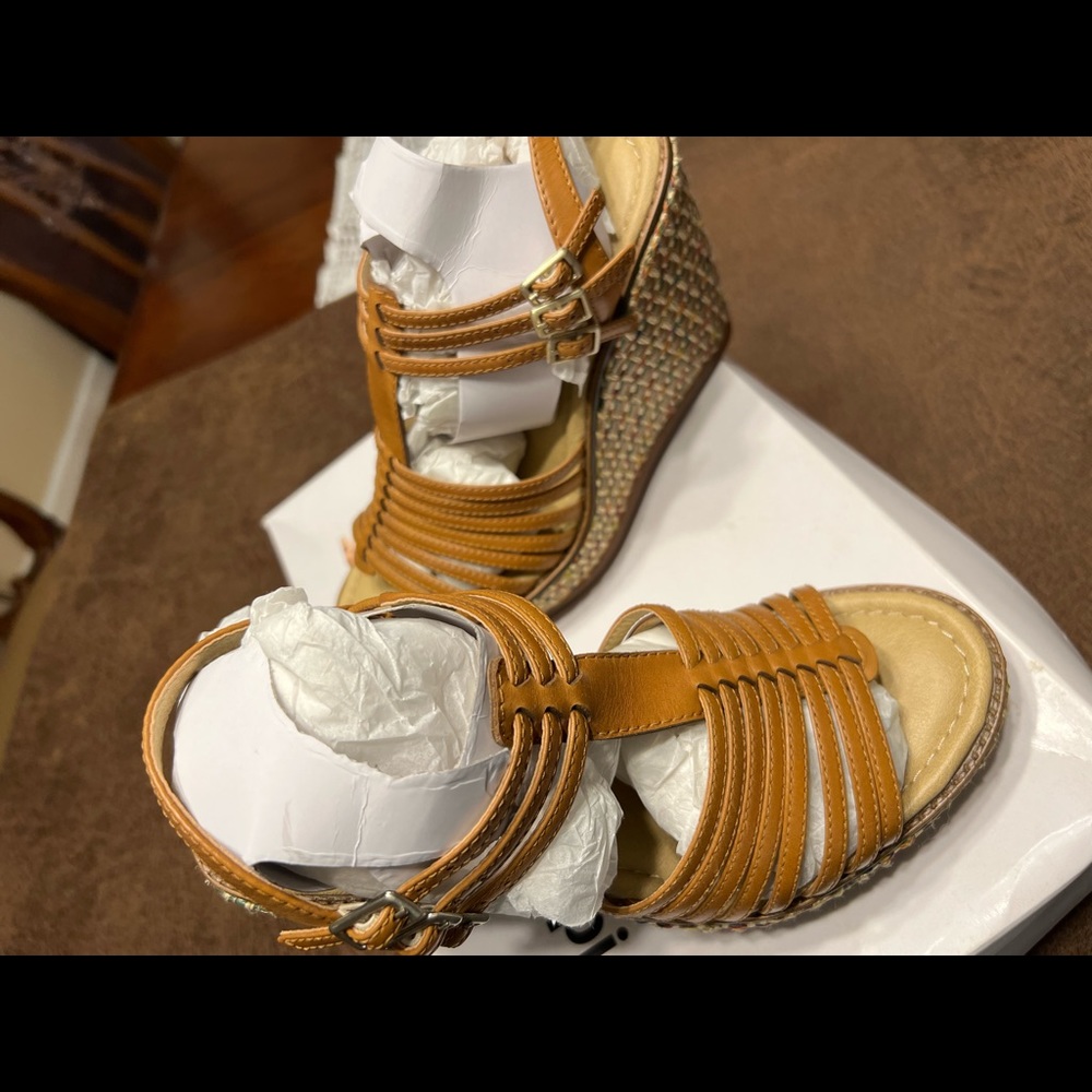 im selling these hush puppy heals